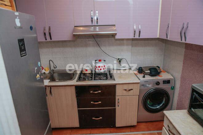 Satılır, köhnə tikili, 3 otaqlı, 55 m², Azadlıq prospekti m.