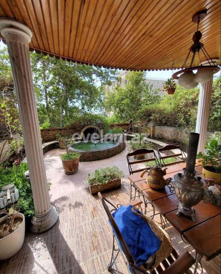 Satılır, köhnə tikili, 3 otaqlı, 127 m², 28 may m.