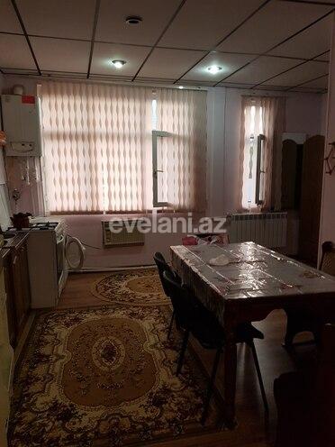 Rent, old building, 3 room, 100 m², 28 may m.
