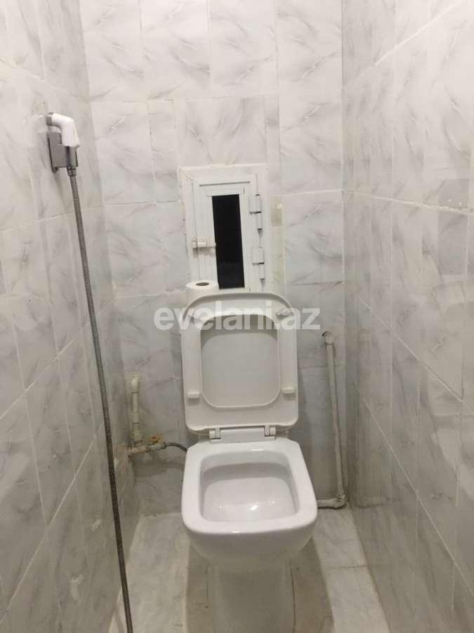 Sale, old building, 2 room, 71 m², Khalglar Doslugu m.