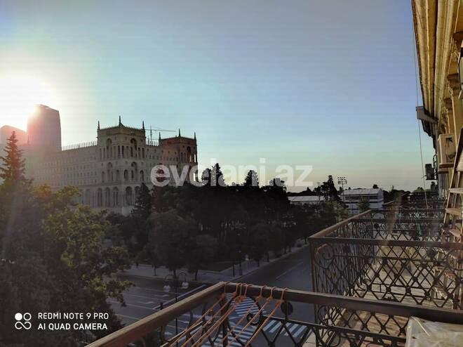 Продаётся, вторичка, 2-комнаты, 70 m², 28 мая m.