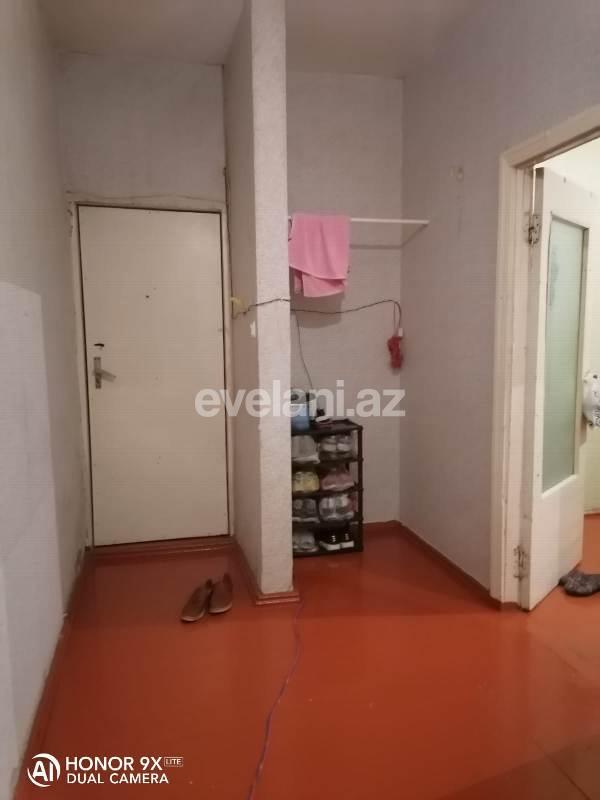 Satılır, köhnə tikili, 3 otaqlı, 75 m², İnşaatçılar m.