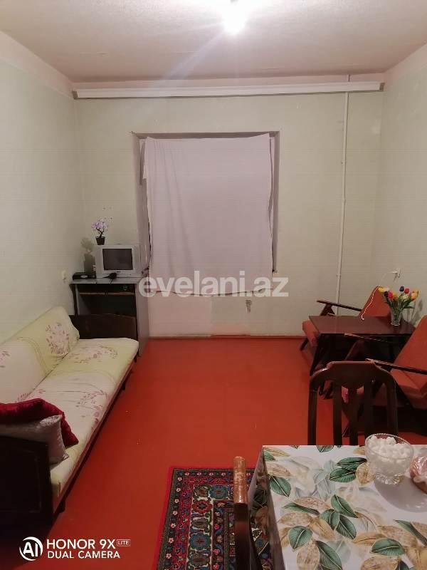 Satılır, köhnə tikili, 3 otaqlı, 75 m², İnşaatçılar m.