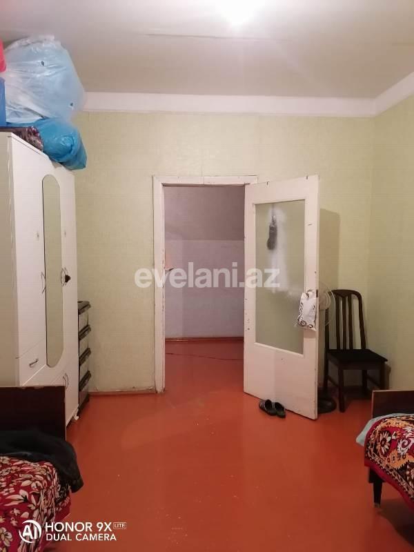 Satılır, köhnə tikili, 3 otaqlı, 75 m², İnşaatçılar m.
