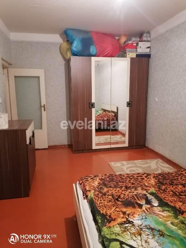 Satılır, köhnə tikili, 3 otaqlı, 75 m², İnşaatçılar m.