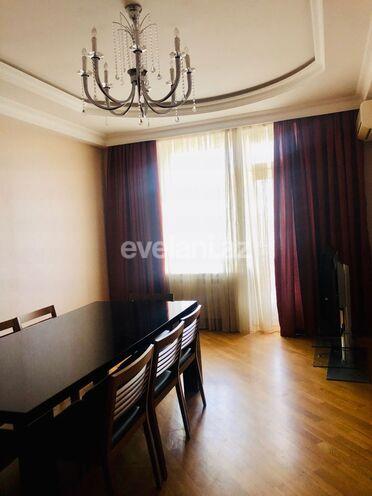 Satılır, yeni tikili, 3 otaqlı, 280 m², Elmlər Akademiyası m.