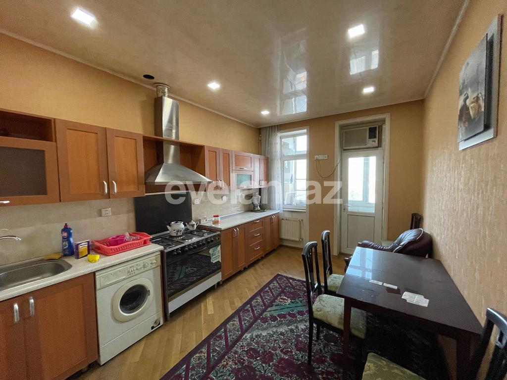 Satılır, yeni tikili, 2 otaqlı, 98 m², 8 Noyabr m.