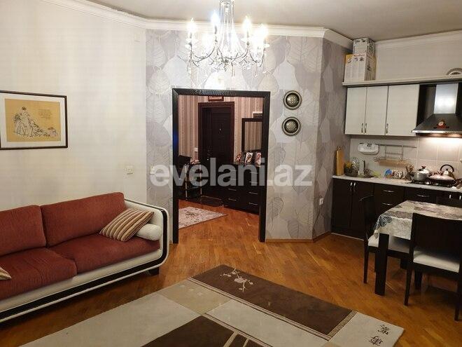 Satılır, yeni tikili, 2 otaqlı, 65 m², İnşaatçılar m.