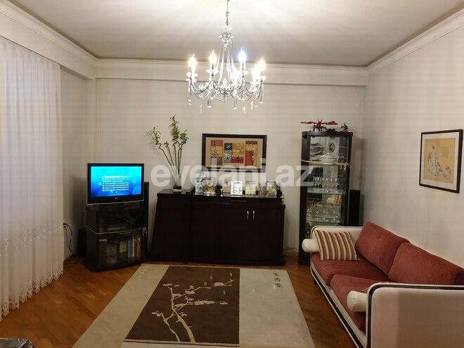 Satılır, yeni tikili, 2 otaqlı, 65 m², İnşaatçılar m.