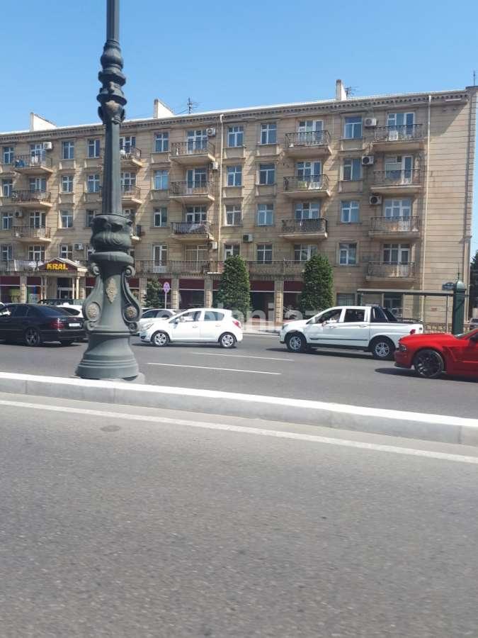 Satılır, köhnə tikili, 3 otaqlı, 92 m², Nəriman Nərimanov m.
