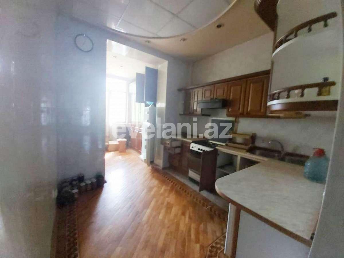 Satılır, köhnə tikili, 3 otaqlı, 70 m², Elmlər Akademiyası m.