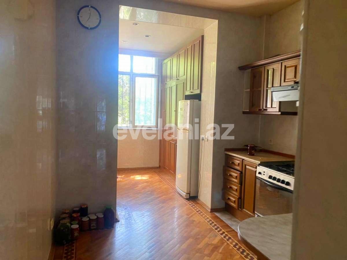 Satılır, köhnə tikili, 3 otaqlı, 70 m², Elmlər Akademiyası m.