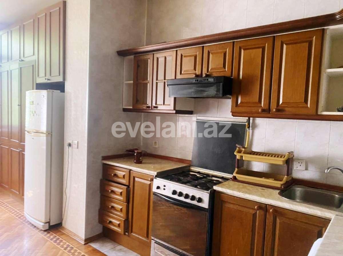 Satılır, köhnə tikili, 3 otaqlı, 70 m², Elmlər Akademiyası m.
