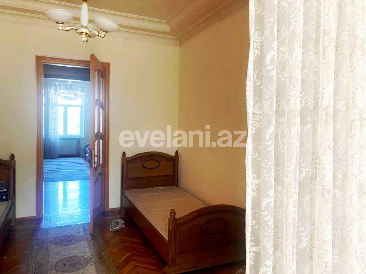 Satılır, köhnə tikili, 3 otaqlı, 70 m², Elmlər Akademiyası m.