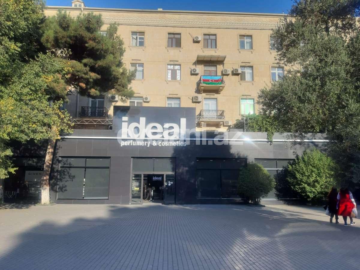 Satılır, köhnə tikili, 2 otaqlı, 60 m², Elmlər Akademiyası m.