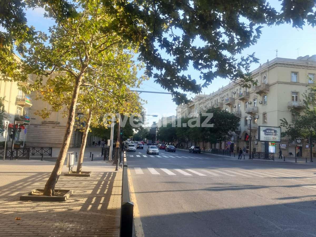 Satılır, köhnə tikili, 2 otaqlı, 60 m², Elmlər Akademiyası m.