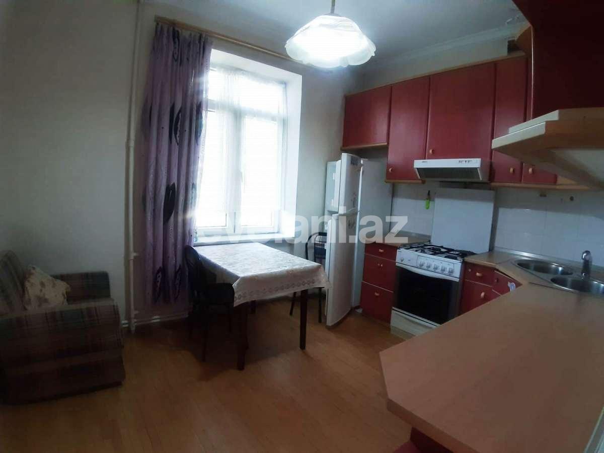 Satılır, köhnə tikili, 2 otaqlı, 60 m², Elmlər Akademiyası m.