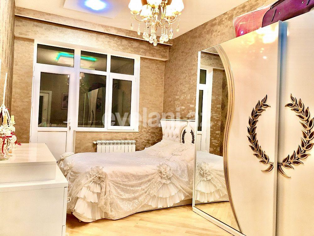 Satılır, yeni tikili, 2 otaqlı, 60 m², İnşaatçılar m.