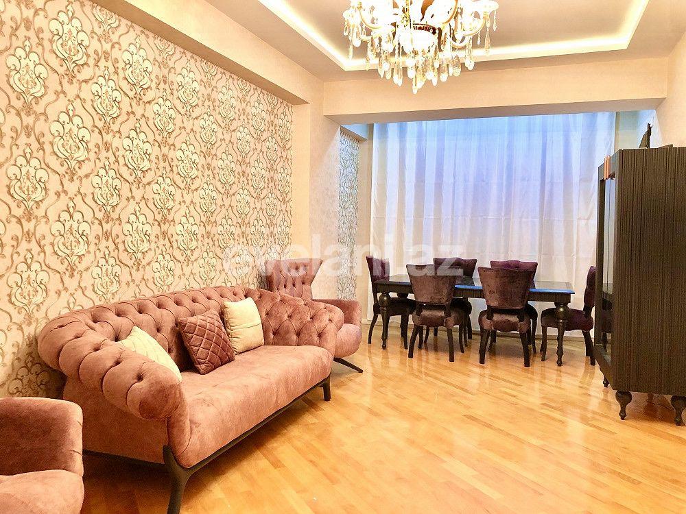 Satılır, yeni tikili, 2 otaqlı, 60 m², İnşaatçılar m.