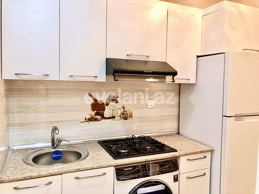 Satılır, yeni tikili, 2 otaqlı, 60 m², İnşaatçılar m.
