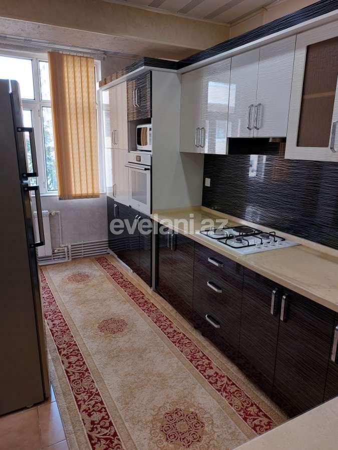 Rent, old building, 3 room, 115 m², Nasimi r.