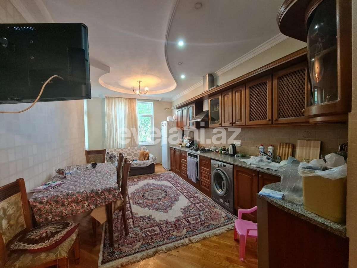 Satılır, yeni tikili, 3 otaqlı, 140 m², 8 Noyabr m.