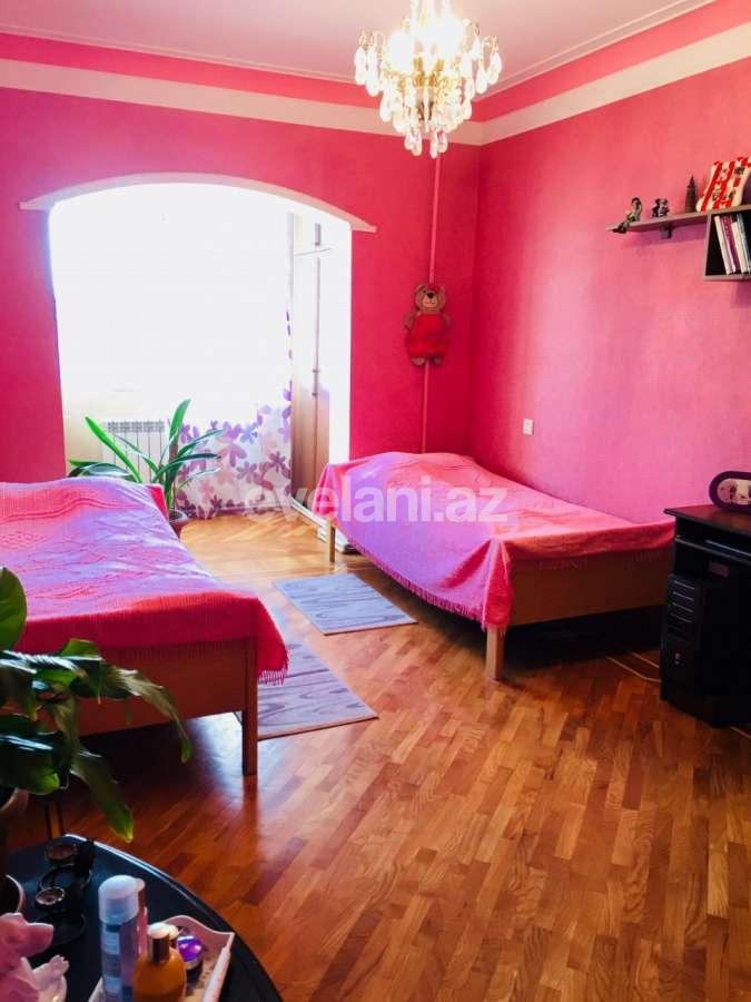 Satılır, köhnə tikili, 4 otaqlı, 100 m², Xalqlar Dostluğu m.