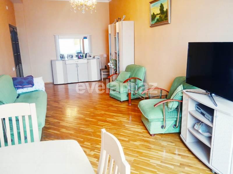 Satılır, yeni tikili, 6 otaqlı, 220 m², 3-cü mikrorayon q.