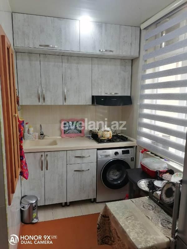 Satılır, köhnə tikili, 2 otaqlı, 31 m², İnşaatçılar m.