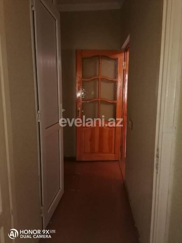 Satılır, köhnə tikili, 2 otaqlı, 31 m², İnşaatçılar m.