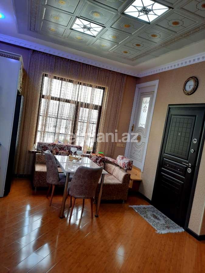 Satılır, həyət evi / bağ, 7 otaqlı, 220 m², İnşaatçılar m.