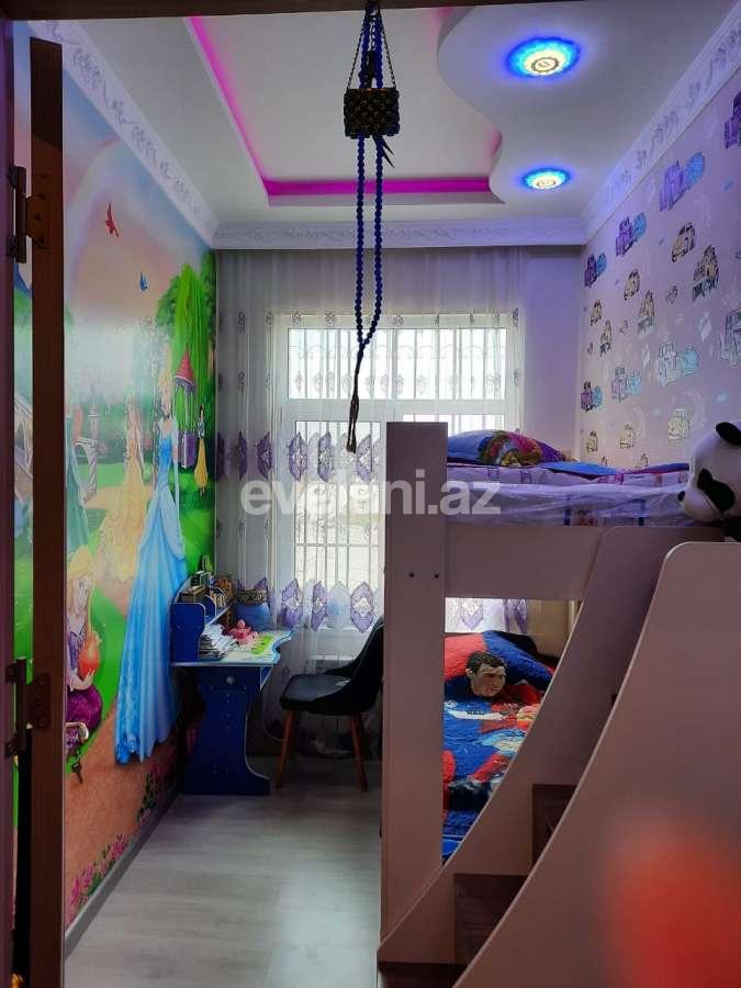 Satılır, həyət evi / bağ, 7 otaqlı, 220 m², İnşaatçılar m.