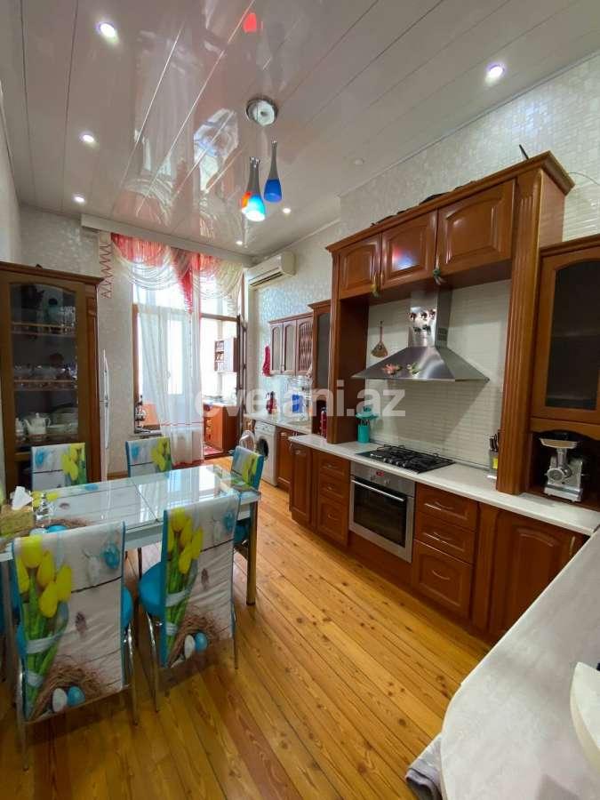 Satılır, yeni tikili, 4 otaqlı, 205 m², Azadlıq prospekti m.