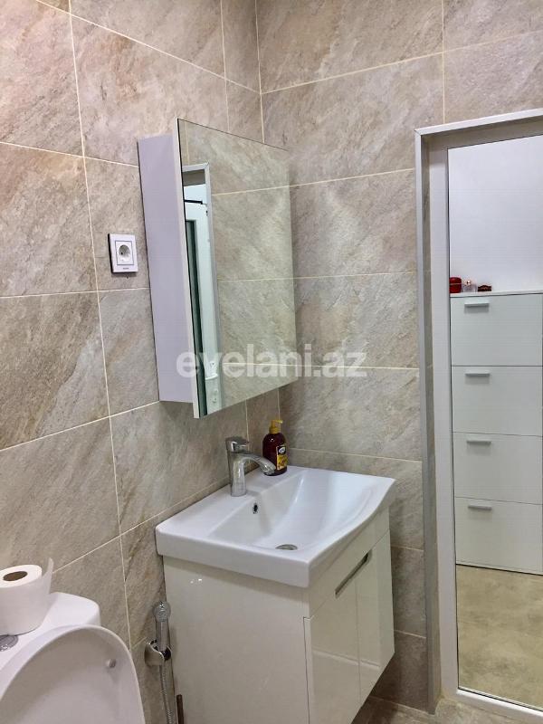 Satılır, köhnə tikili, 2 otaqlı, 42 m², İnşaatçılar m.