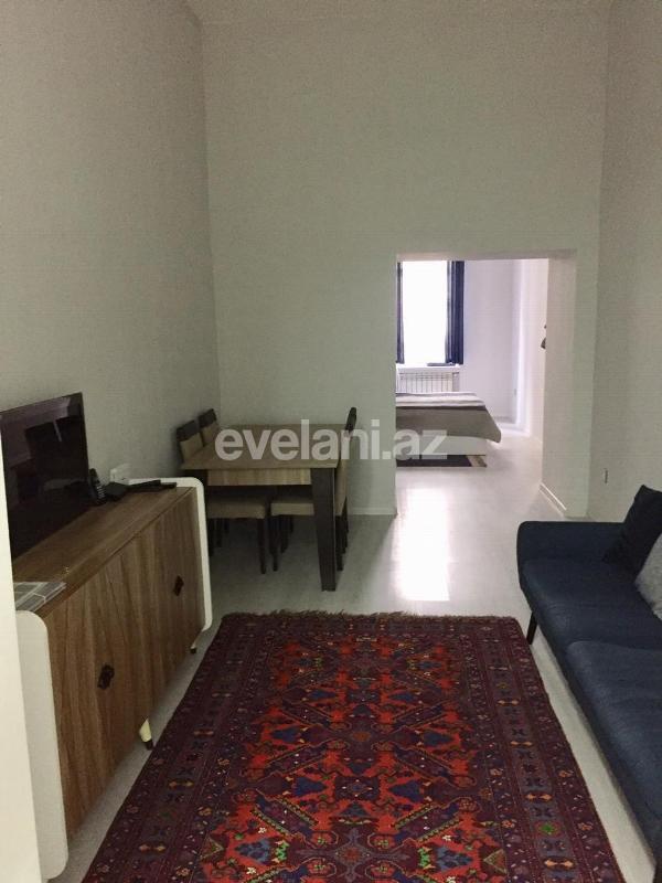 Satılır, köhnə tikili, 2 otaqlı, 42 m², İnşaatçılar m.
