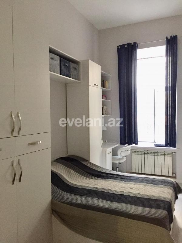 Satılır, köhnə tikili, 2 otaqlı, 42 m², İnşaatçılar m.