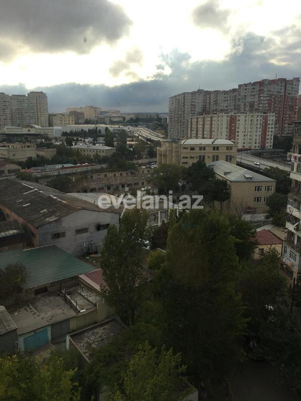 Satılır, köhnə tikili, 4 otaqlı, 100 m², 3-cü mikrorayon q.