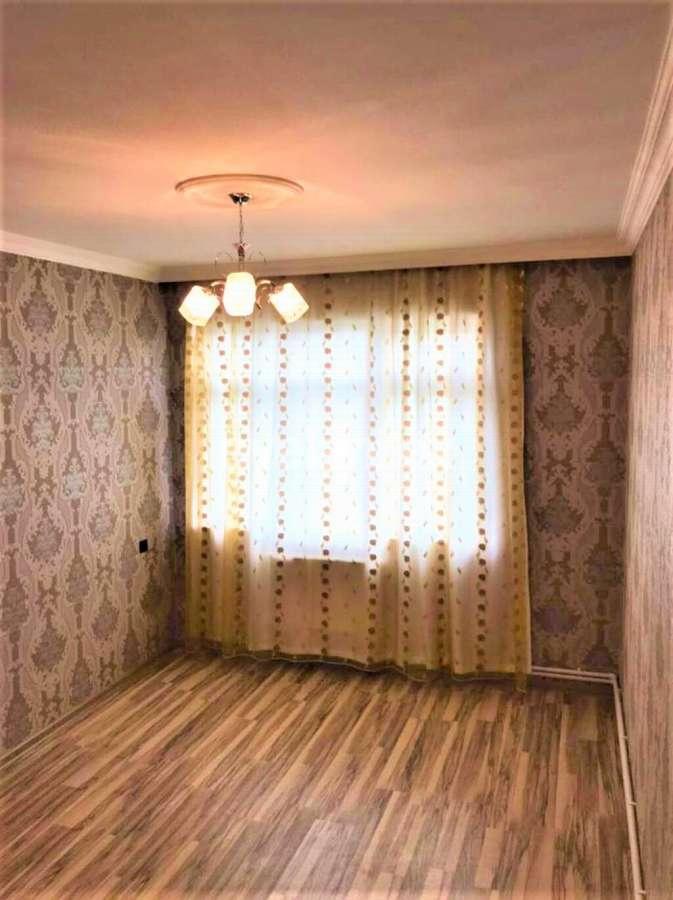 Satılır, köhnə tikili, 2 otaqlı, 50 m², Bakı, Binəqədi r, 7-ci mikrorayon q, Azadlıq prospekti m.