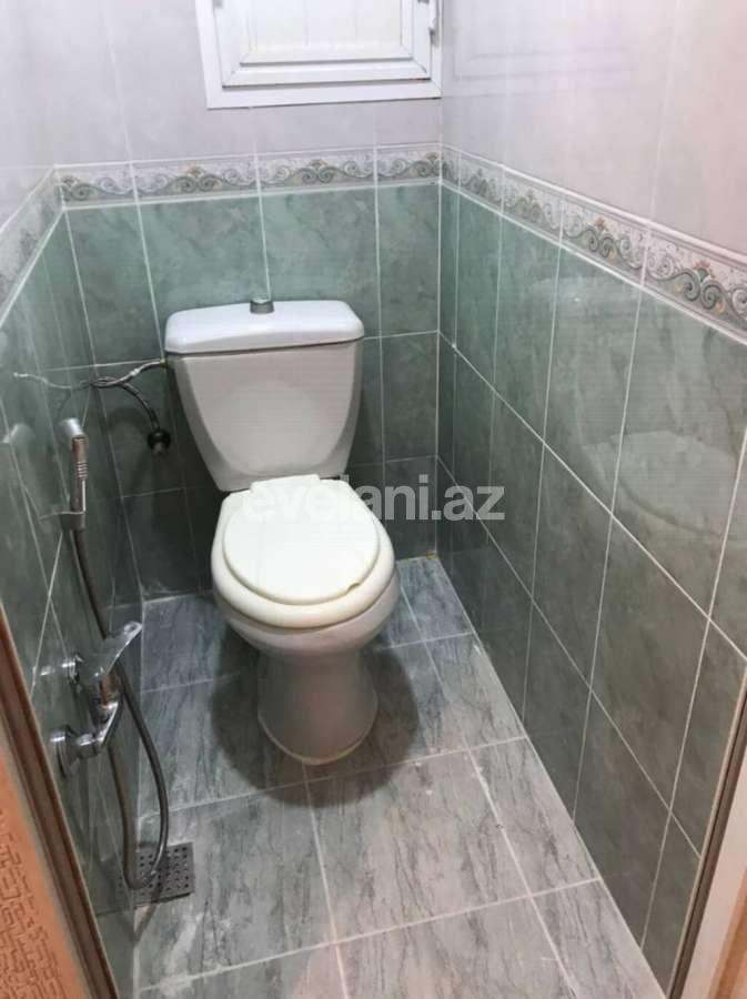 Satılır, köhnə tikili, 2 otaqlı, 50 m², Bakı, Binəqədi r, 7-ci mikrorayon q, Azadlıq prospekti m.