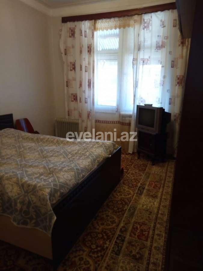 Sale, old building, 2 room, 70 m², Elmlar Akademiyası m.