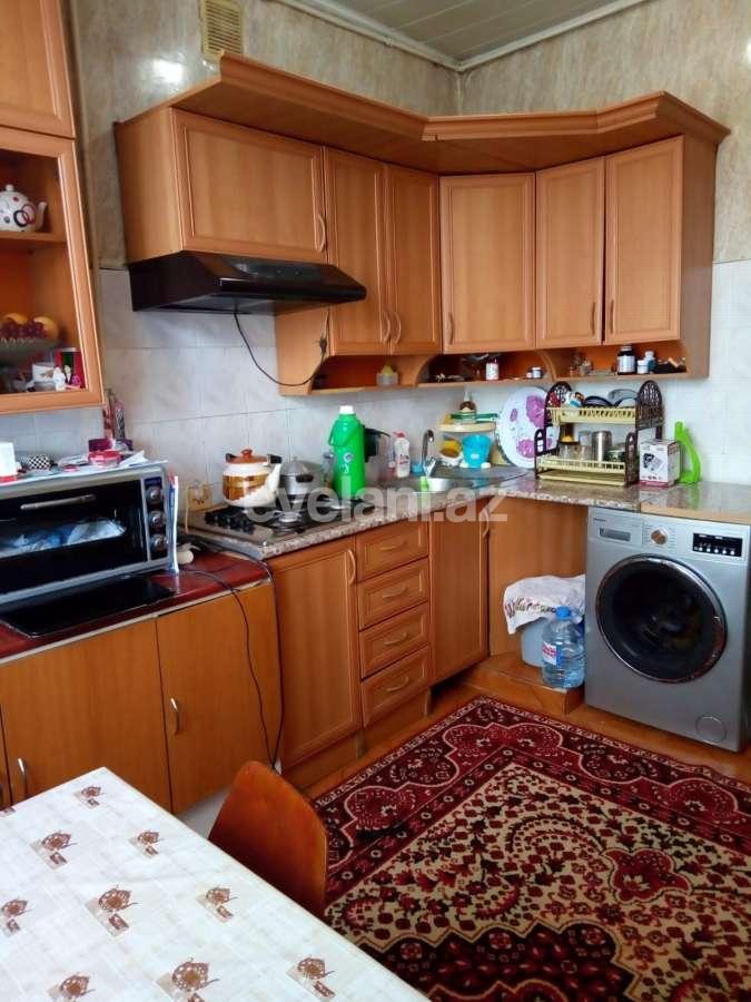 Sale, old building, 2 room, 70 m², Elmlar Akademiyası m.