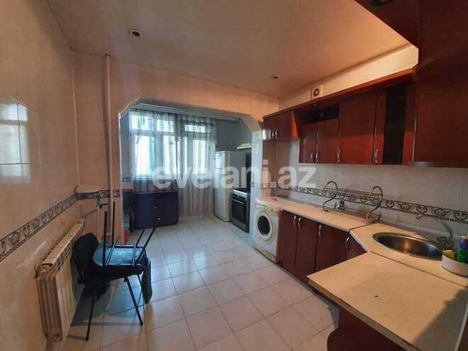 Satılır, köhnə tikili, 2 otaqlı, 75 m², Azadlıq prospekti m.