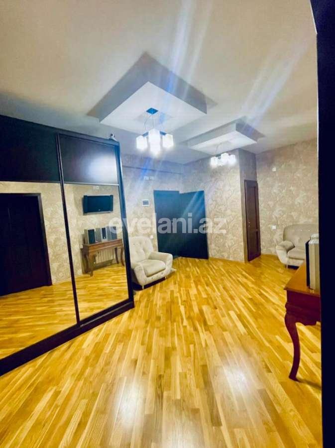 Satılır, yeni tikili, 3 otaqlı, 130 m², Azadlıq prospekti m.