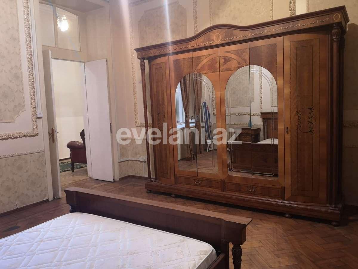 Rent, old building, 3 room, 180 m², Baku, Sabail r, Sahil m.