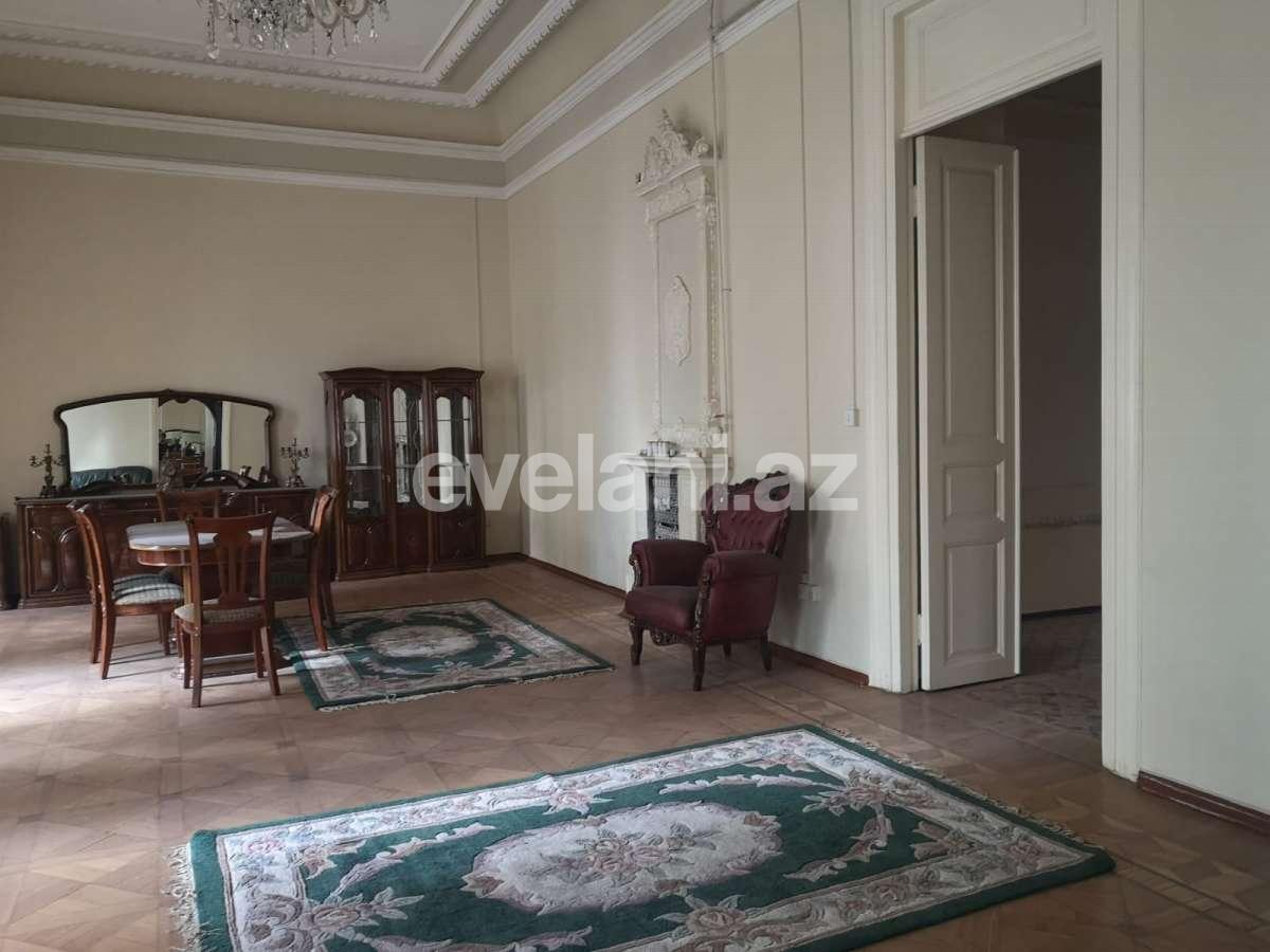 Rent, old building, 3 room, 180 m², Baku, Sabail r, Sahil m.