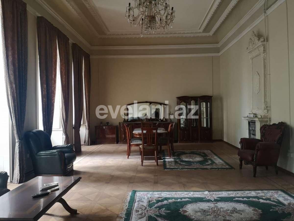 Rent, old building, 3 room, 180 m², Baku, Sabail r, Sahil m.