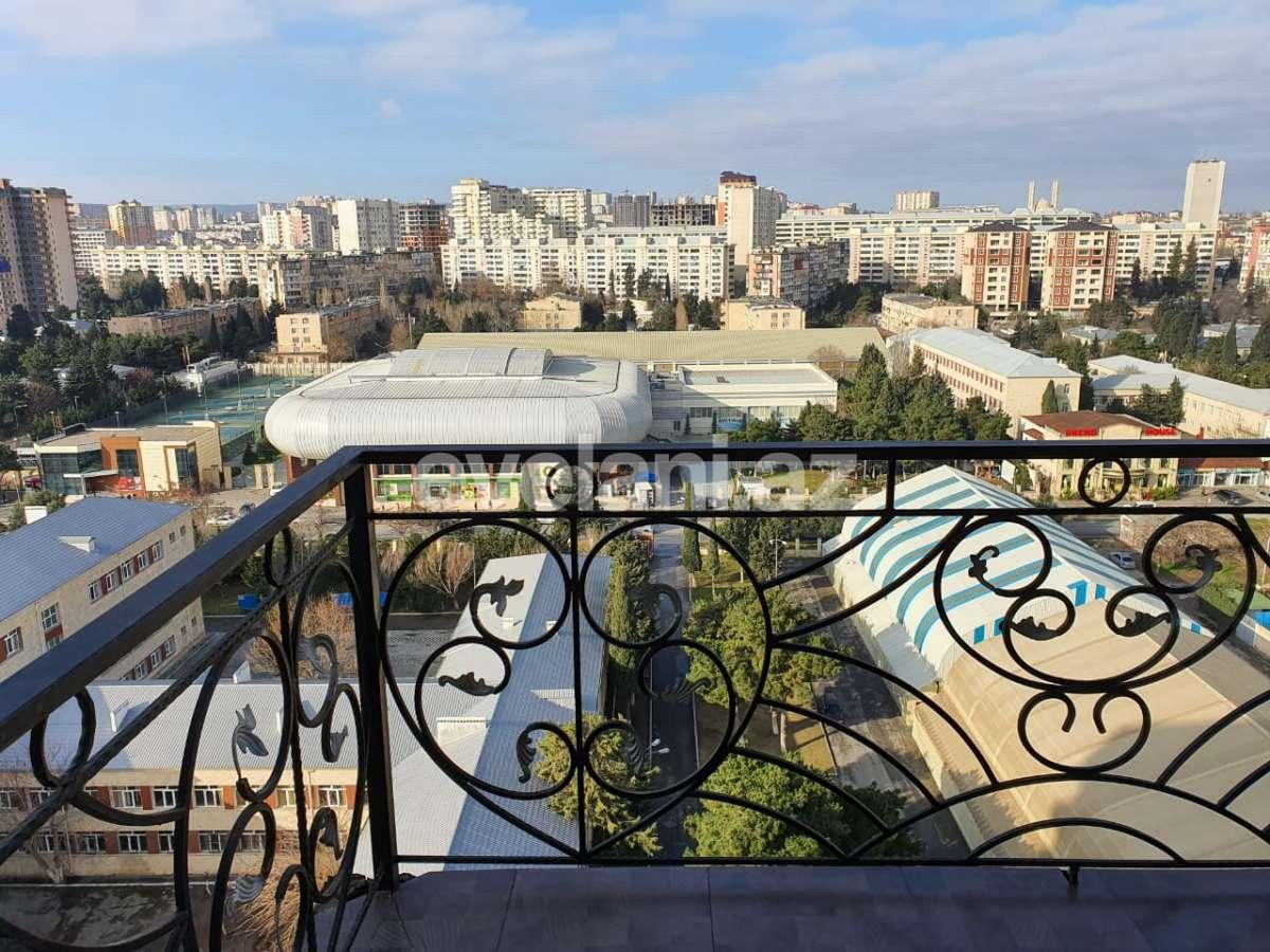 Satılır, yeni tikili, 2 otaqlı, 107 m², 8-ci mikrorayon q.