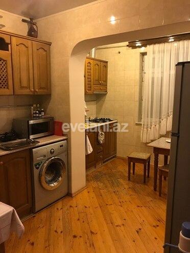 Satılır, köhnə tikili, 4 otaqlı, 120 m², Bakı, Binəqədi r, Azadlıq prospekti m.