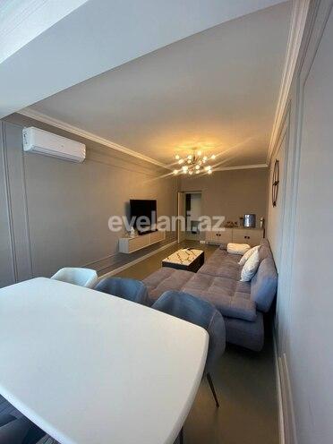Satılır, yeni tikili, 2 otaqlı, 70 m², Azadlıq prospekti m.