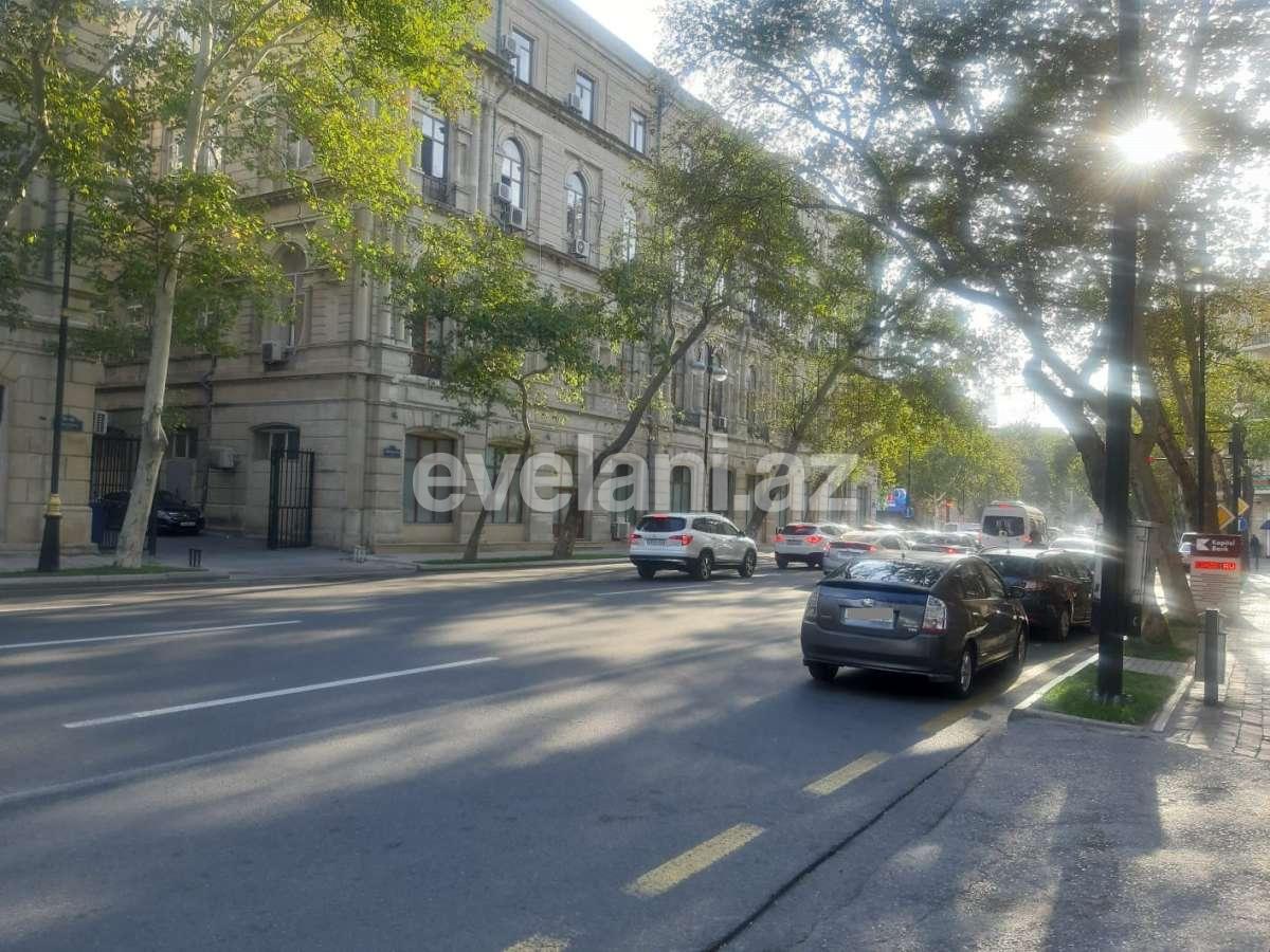 Продаётся, вторичка, 3-комнаты, 100 m², Баку, Сабаильский r, Сахил m.